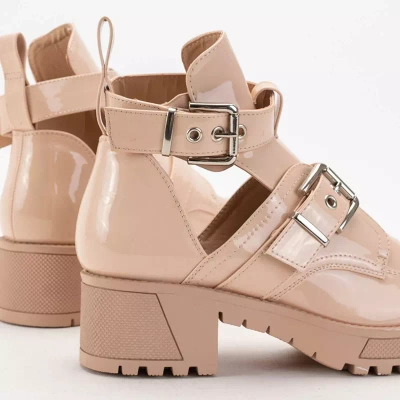 OUTLET Bézs színű női csizma Lerika dombornyomással - Lábbeli