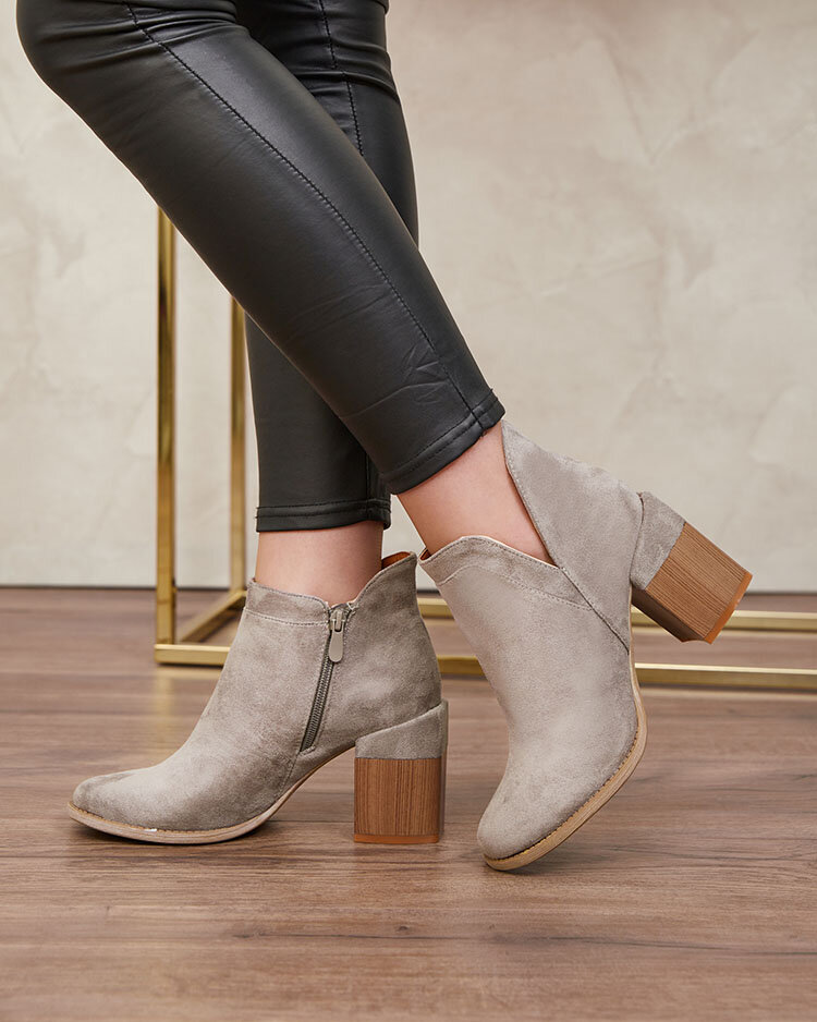 Royalfashion Szürke női Ricteas tűsarkú csizma