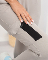 Világosszürke || galambszürke