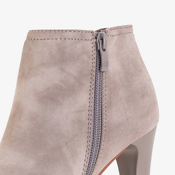 OUTLET Szürke női csizma magas sarkon Lotega - Lábbeli