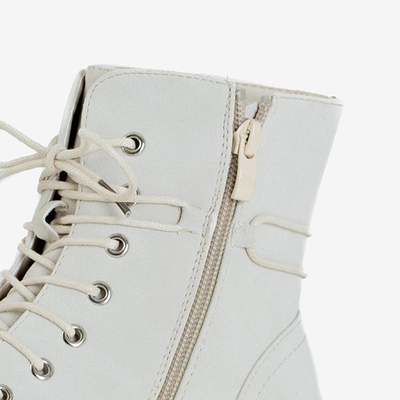 OUTLET Bézs női csizma díszítéssel Matildat - Lábbeli