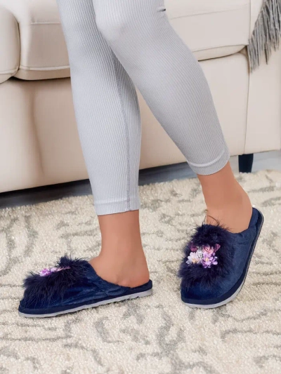 Royalfashion női szőrös papucs virágokkal Ederra