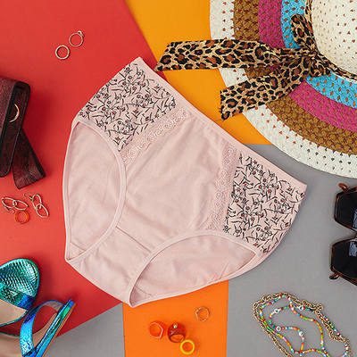 Rózsaszín bugyi nyomtatással. PLUSZ MÉRET- Fehérnemű