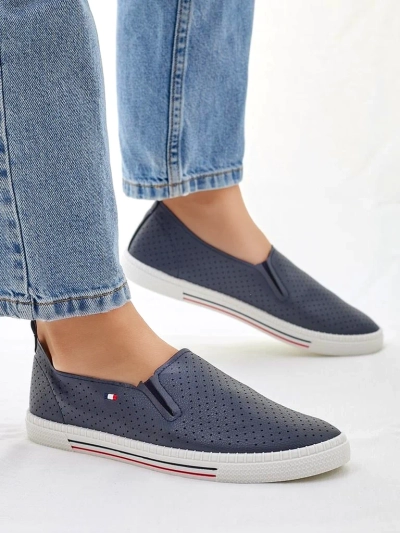 Royalfashion Női perforált slip-on cipők Vielles