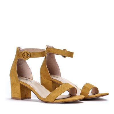 Żółte sandały na słupku Madeleine - Obuwie