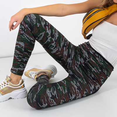 Sötétzöld női sportszigetelt camo leggings PLUS SIZE - Ruházat