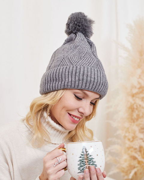 Női szigetelt sapka pomponnal, ekrü színben - kiegészítők