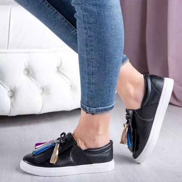 OUTLET Fekete sportcipő Osederra rojtokkal - Lábbeli