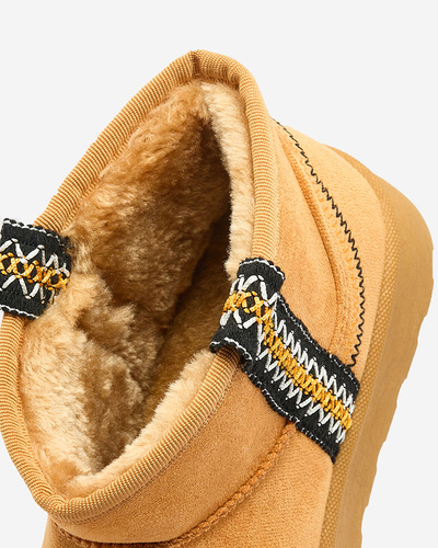 Royalfashion Női rövid csizma a'la hócsizma díszítéssel Erititta