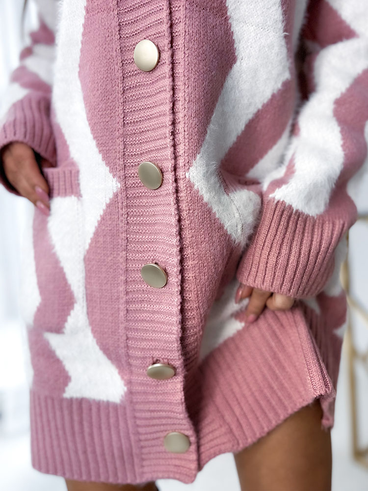 Royalfashion Koalt hosszú kockás gombos pulóver