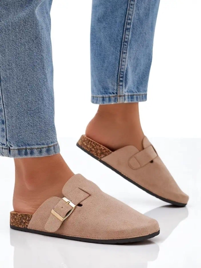 Royalfashion Zárt orrú női szandál Zanbe