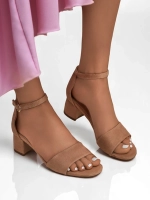 Világos rózsaszín || inny kolor