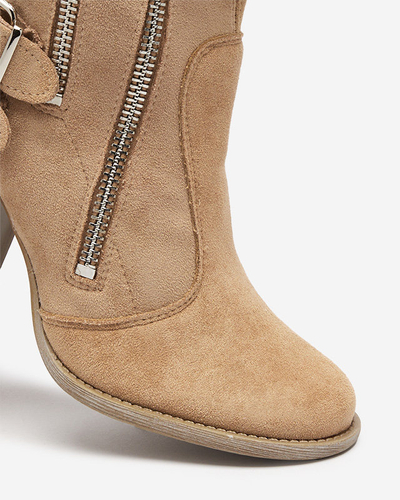 Világosbarna női csizma a poszton Ferrgo- Footwear