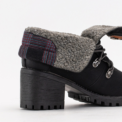 OUTLET Fekete női csizma a Royaltan postán - Footwear