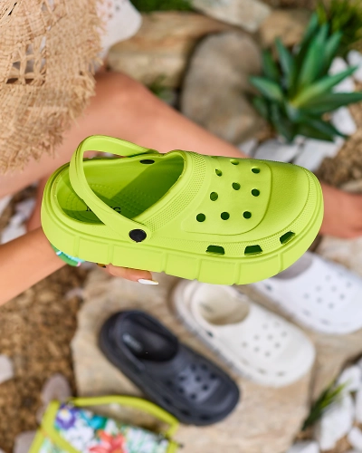 Royalfashion Neonzöld női flip-flop áttört szegéllyel Mightty