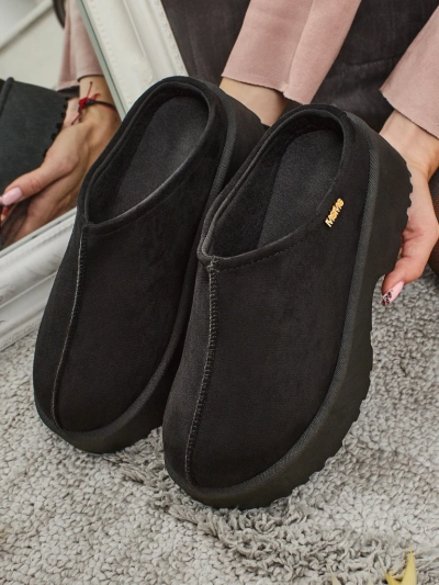 Rövid női a'la hócsizma bundával Calindra