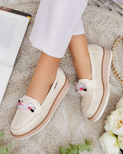 Royalfashion mokaszin színes kövekkel Restea