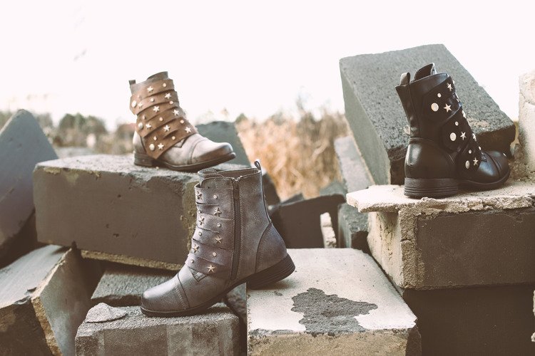 Czarne workery z gwiazdkami Livija - Obuwie