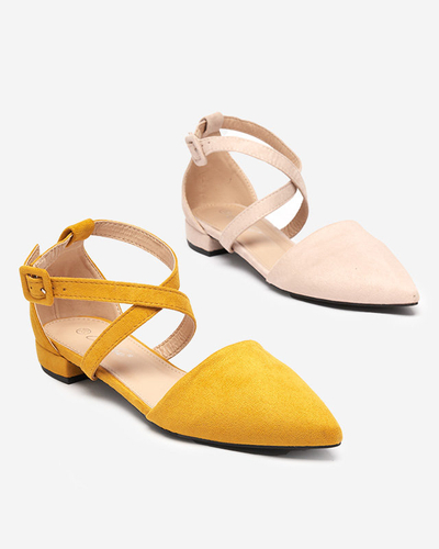 OUTLET Mustár színű pumpák lapos sarkú Qiumi - Lábbeli