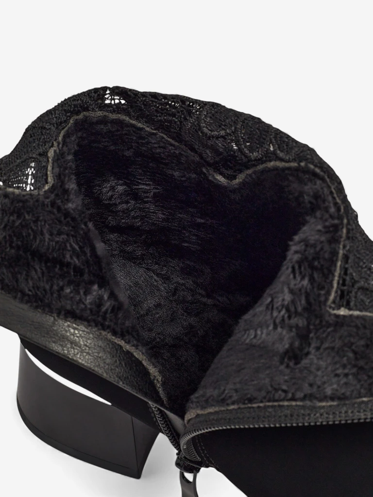 Női matt bokacsizma vastag sarokkal, csipkével Velmoria