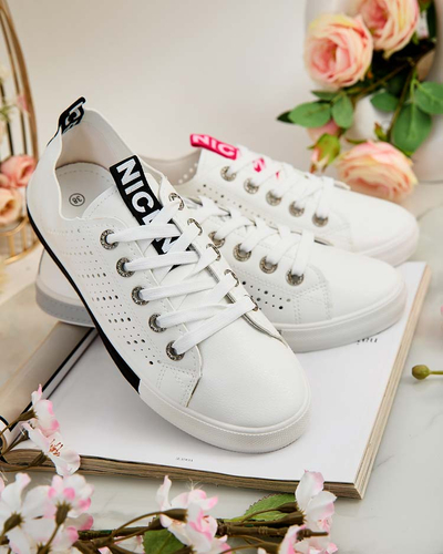 Royalfashion női Furatt áttört tornacipő