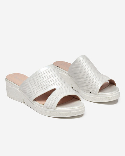 OUTLET Fehér fényes női papucs Heiri- Footwear