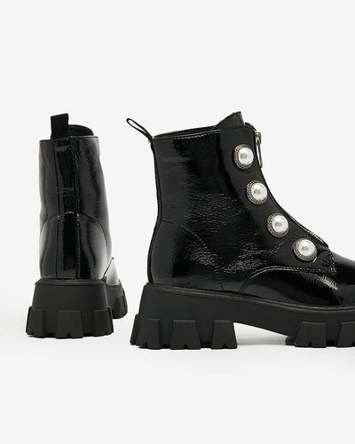 Royalfashion Fekete női lakkozott gyöngycsizma Asiciu