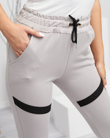 Világosszürke || galambszürke