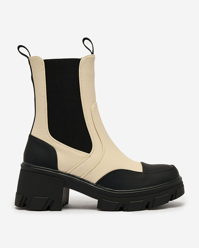 Royalfashion Női matt bézs Bevta lapos sarkú csizma