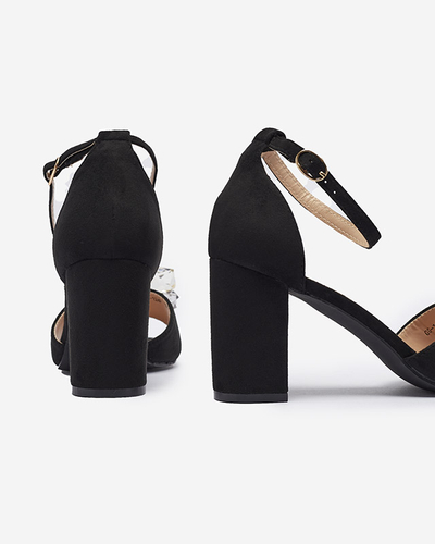 Női szandál posztón, fekete színű, dekoratív kristályokkal Berlogo- Lábbeli