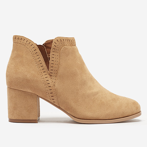 OUTLET Női teve szigetelt csizma alacsony oszlopon Lorik - Lábbeli