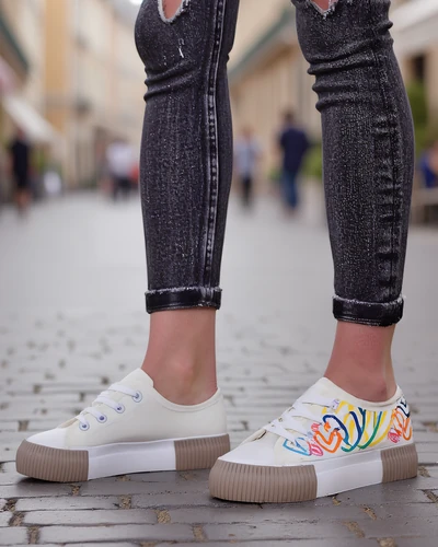 Royalfashion Női edzőcipő szívmintával Sercess