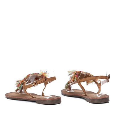 OUTLET Barna szandál dekoratív gyöngyökkel Itelija - Cipő