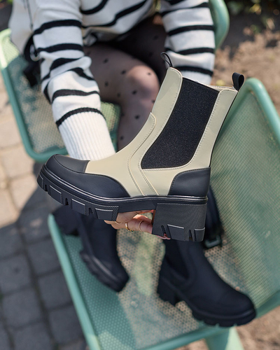 Royalfashion Női matt bézs Bevta lapos sarkú csizma