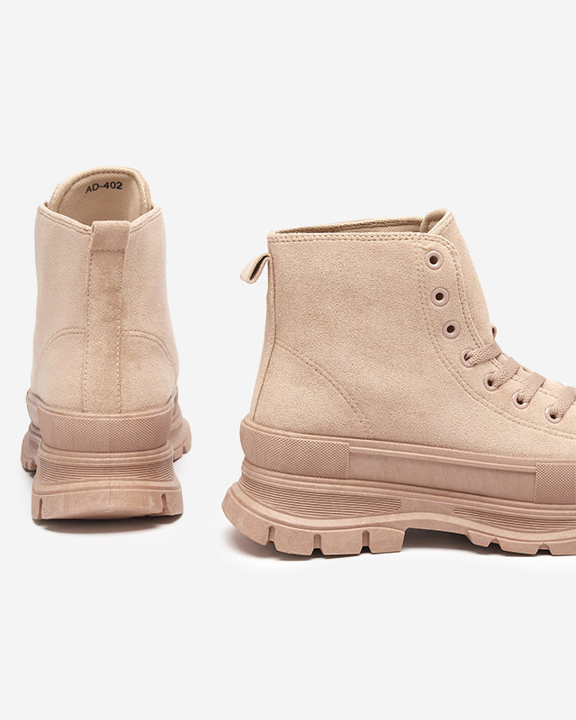 OUTLET Világosbarna, fűzős, lapos sarkú női bokacsizma Wertika - Cipők