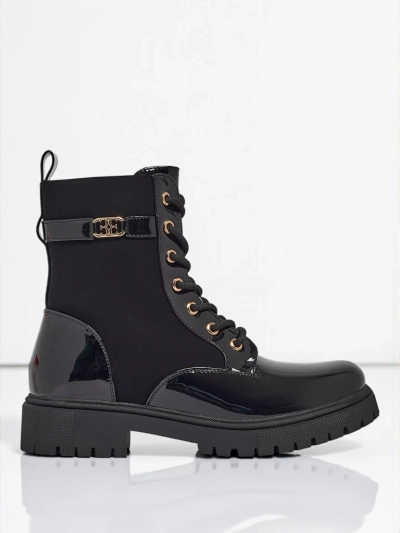 Alvinea fűzős bokacsizma matt és lakkozott műbőrből