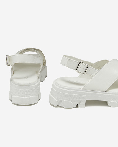 OUTLET Fehér női szandál vastag talpon a Denidas - Footwear cégtől