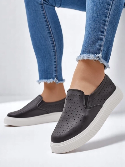 Royalfashion Női perforált slip-on cipő Emillia