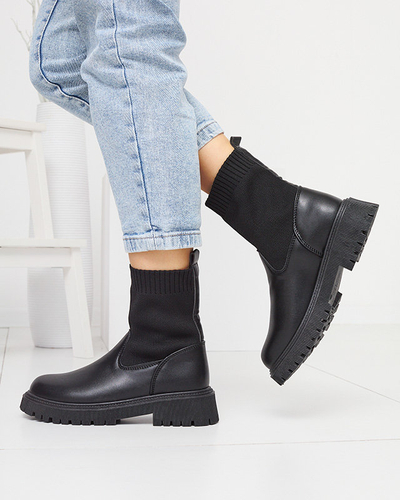 OUTLET Fekete női csizma rugalmas felsőrésszel Wanddy- Footwear