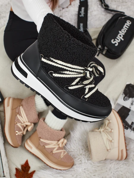 Női a'la hótaposók bundával, Verruna