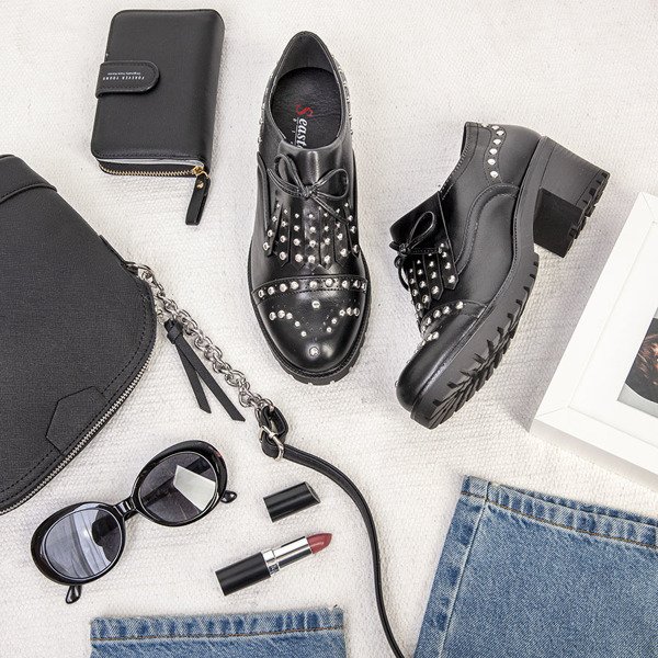 Fekete alacsony cipő vastag oszlopon Colorado - Lábbeli