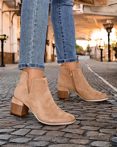 Világosbarna női csizma kivágásokkal Geransa - Lábbeli