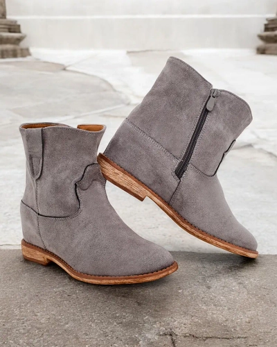 A Royalfashion cowboy-stílusú csizmák egy fedett cipősarkon Patorias