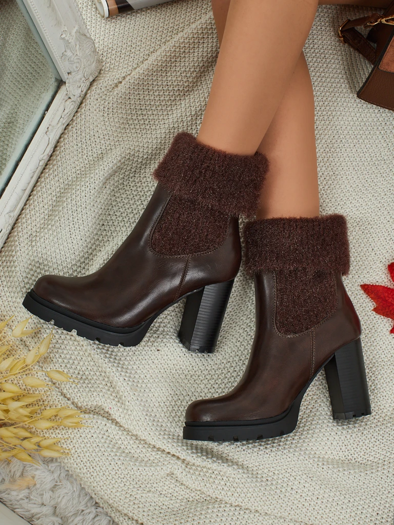 Tirave női öko bőr bokacsizma vastag sarokkal és kötött anyaggal