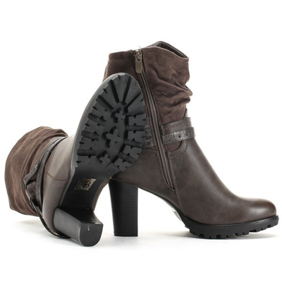 Brązowe botki na słupku - Obuwie