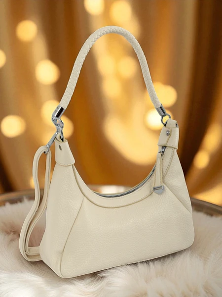 Royalfashion Kis női öko bőr táska díszítő pánttal Lacquea