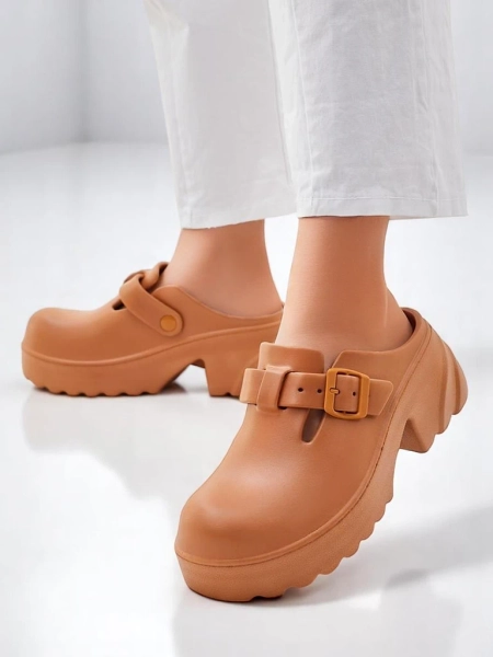 Royalfashion Női gumitalpú szandál Voxones