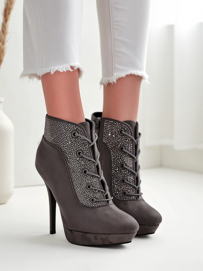 Royalfashion Női bokacsizma rhinestone díszítéssel Efelolo