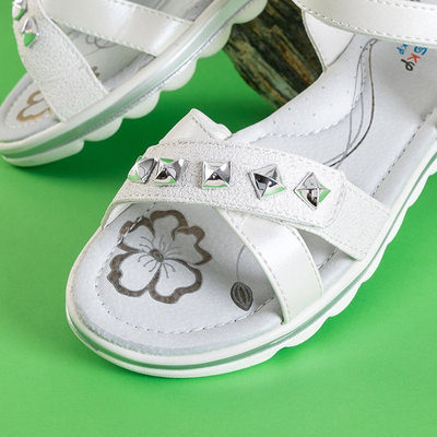 OUTLET Fehér gyerekszandál Anisis szegecsekkel - Lábbeli