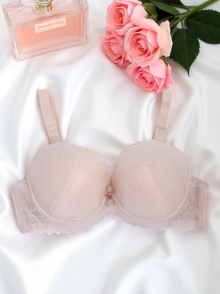 Royalfashion Női push-up melltartó csipkével Coco Lift